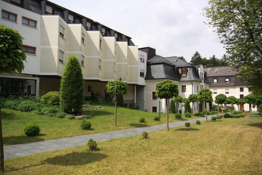 Kloster St. Josef Neumarkt in der Oberpfalz Esterno foto