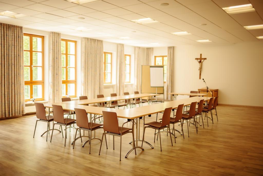Kloster St. Josef Neumarkt in der Oberpfalz Esterno foto